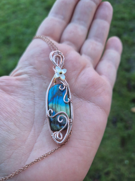 Ariadne Pendant - Daonna Designs
