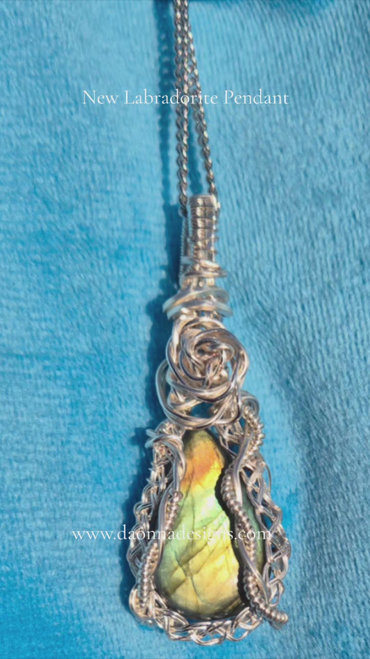 Labradorite Weaved Pendant
