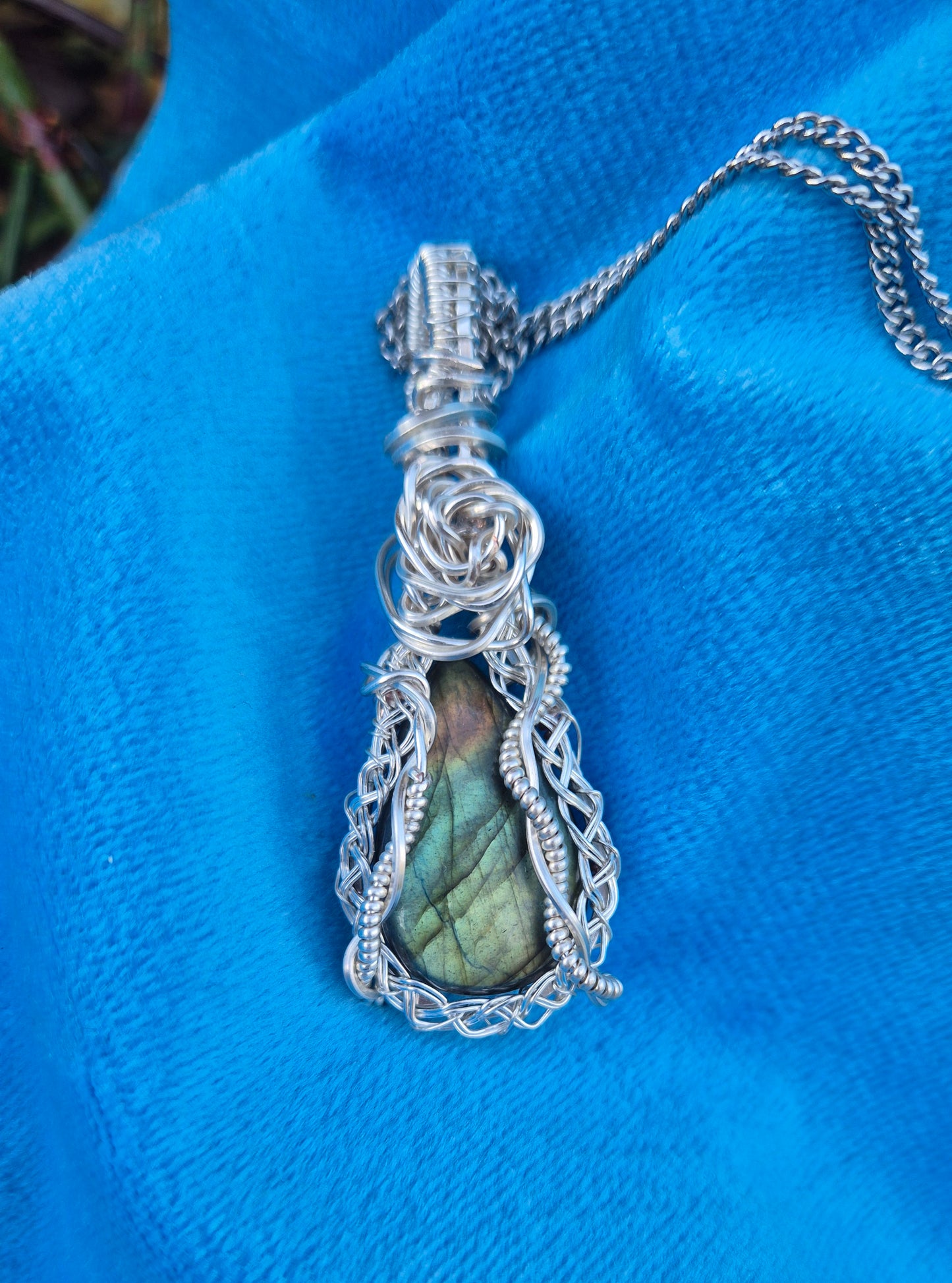 Labradorite Weaved Pendant