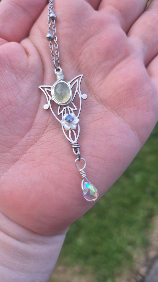 Luthien Necklace | Prehnite and Mother of Pearl